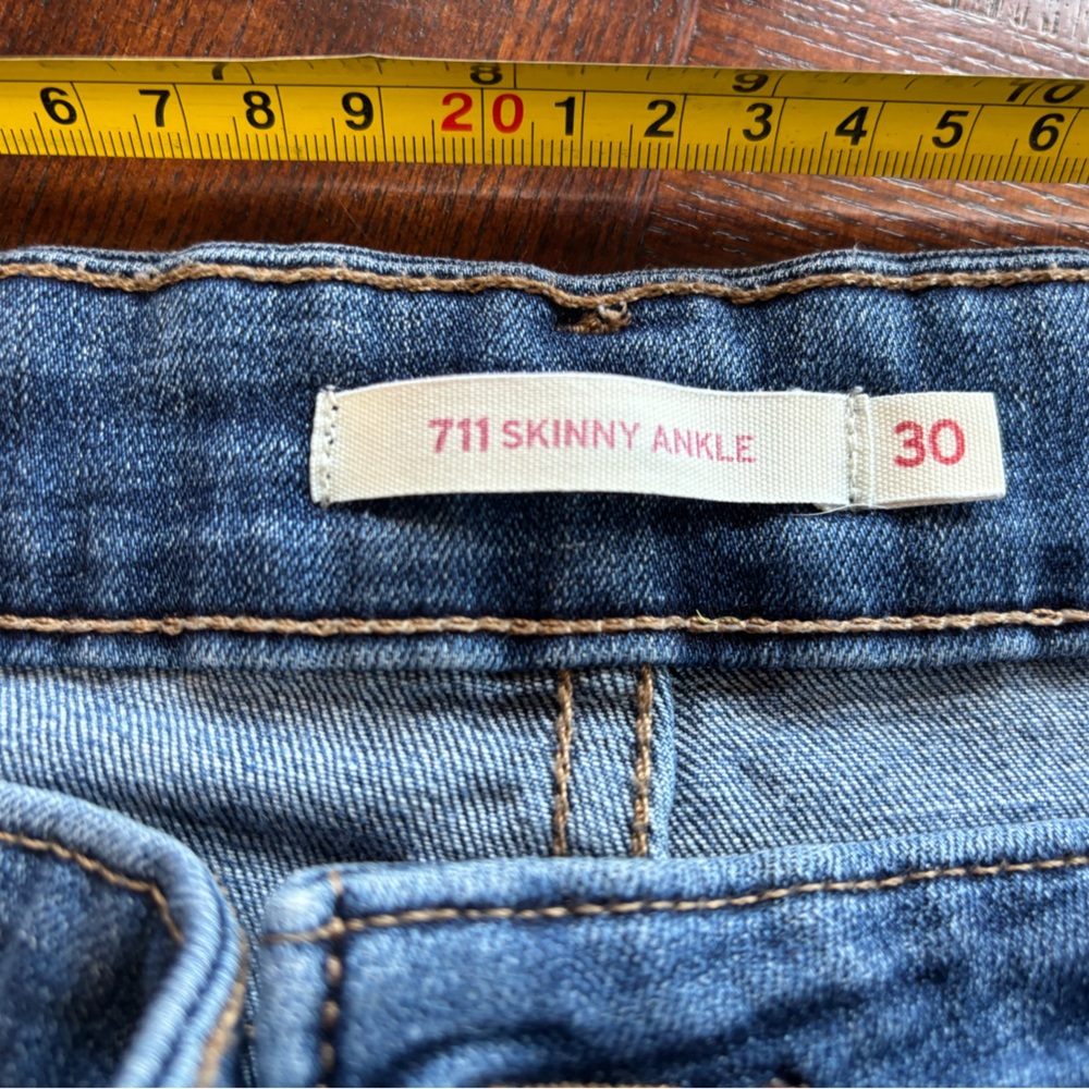 Levi's Women's Skinny Jeans in Blue 30x26 - Picture 2 of 8